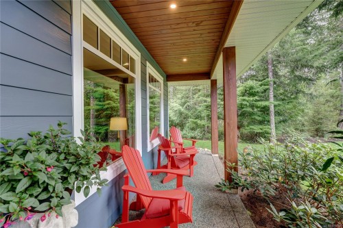 1868 Galvin Pl, Qualicum Beach, BC 