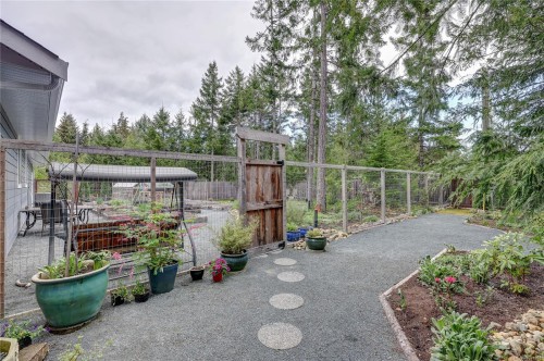 1868 Galvin Pl, Qualicum Beach, BC 