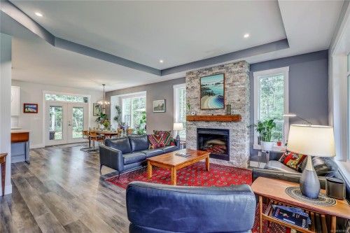 1868 Galvin Pl, Qualicum Beach, BC 