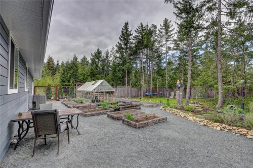 1868 Galvin Pl, Qualicum Beach, BC 
