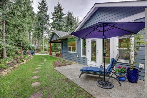 1868 Galvin Pl, Qualicum Beach, BC 
