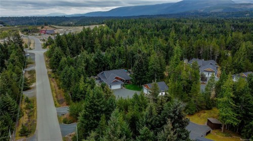 1868 Galvin Pl, Qualicum Beach, BC 