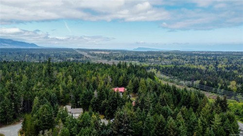 1868 Galvin Pl, Qualicum Beach, BC 