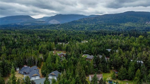1868 Galvin Pl, Qualicum Beach, BC 
