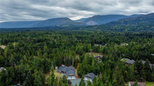 1868 Galvin Pl, Qualicum Beach, BC 