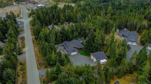 1868 Galvin Pl, Qualicum Beach, BC 