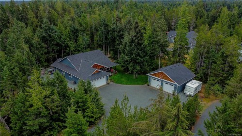 1868 Galvin Pl, Qualicum Beach, BC 