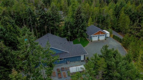 1868 Galvin Pl, Qualicum Beach, BC 