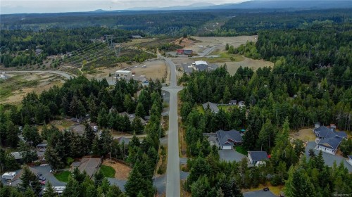 1868 Galvin Pl, Qualicum Beach, BC 