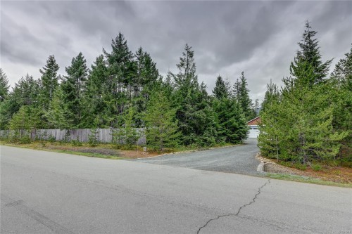 1868 Galvin Pl, Qualicum Beach, BC 