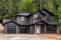 8019 Ridge Rd Lantzville, BC V0R 2H0
