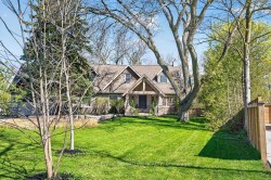 2 Pine Ridge Drive Toronto, ON M1M 2X3