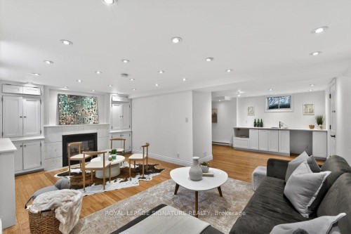 2 Pine Ridge Drive, Toronto, ON 