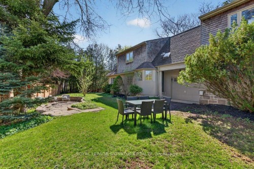 2 Pine Ridge Drive, Toronto, ON 
