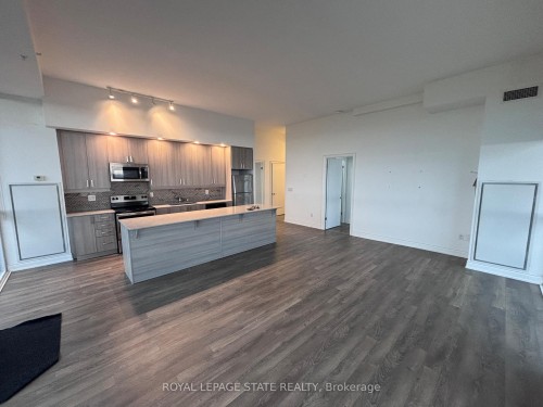 905-550 North Service Road, Grimsby, ON - Indoor Photo Showing Kitchen