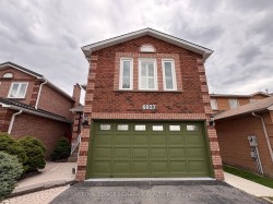 Main-6037 Duford Drive  Mississauga, ON L5V 1A8