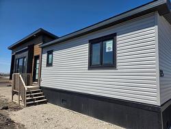 125 Prairie Oak Drive  Mitchell, MB R5G 2X5