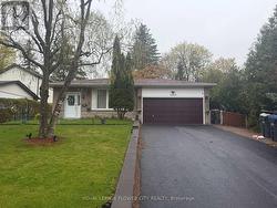 3252 FLANAGAN CRESCENT  Mississauga, ON L5C 2M5