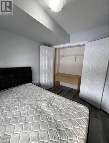 402 Linden Drive, Cambridge, ON - Indoor Photo Showing Bedroom