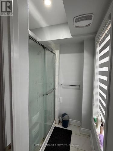 402 Linden Drive, Cambridge, ON - Indoor Photo Showing Bathroom