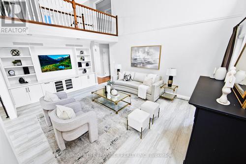17 Bridle Path, Puslinch, ON - Indoor Photo Showing Living Room