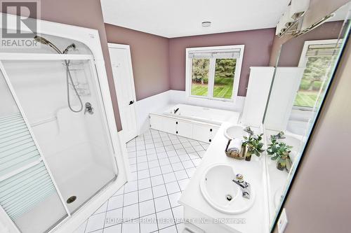 17 Bridle Path, Puslinch, ON - Indoor Photo Showing Bathroom