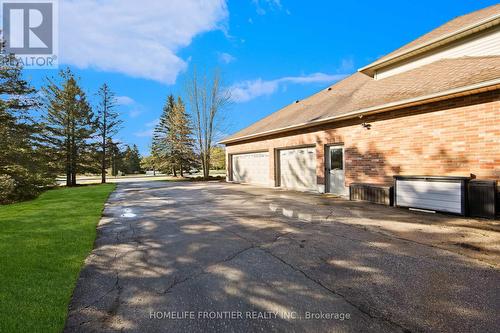 17 Bridle Path, Puslinch, ON - Outdoor