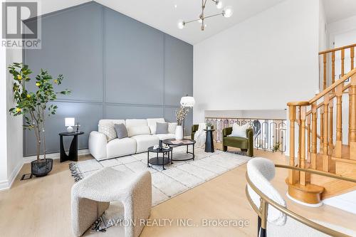 33 BROCKDALE STREET  Richmond Hill, ON L4E 4W1