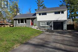 11 CASTLE DRIVE Barrie, ON L4N 1P7