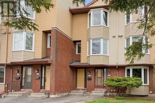 51 HAXBY PRIVATE  Ottawa, ON K1T 3B7