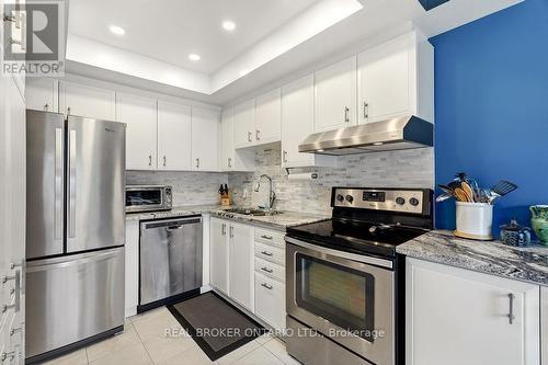 51 Haxby Private, Ottawa, ON - Indoor Photo Showing Kitchen With Stainless Steel Kitchen With Upgraded Kitchen