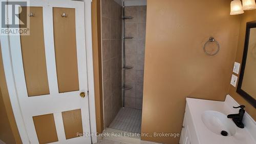 Upper Level Bathroom - 109 Napier Street, Goderich (Goderich (Town)), ON - Indoor Photo Showing Bathroom
