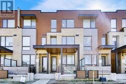 18 DEEP ROOTS TERRACE Toronto, ON M6A 0G1