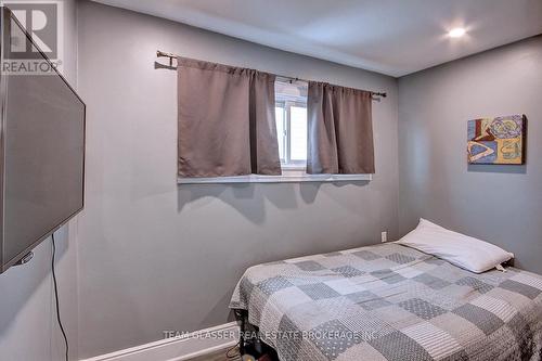 225 Simcoe Street, London East (East K), ON - Indoor Photo Showing Bedroom