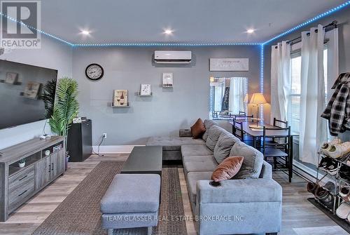 225 Simcoe Street, London East (East K), ON - Indoor Photo Showing Living Room