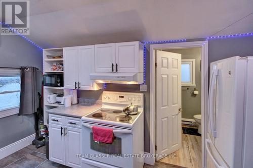 225 Simcoe Street, London East (East K), ON - Indoor Photo Showing Kitchen