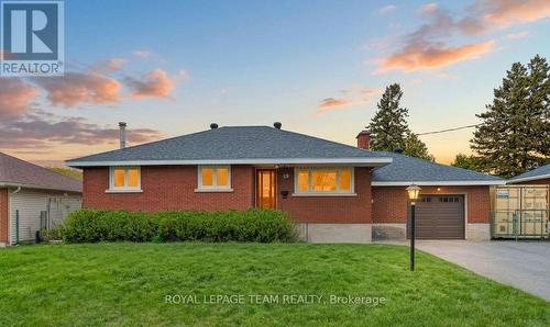 15 DONNA STREET  Ottawa, ON K2G 2V5