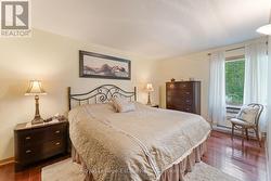 primary bdrm with walk-on closet - 