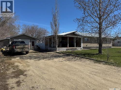 381 2Nd Street, Disley, SK - Outdoor