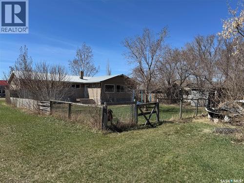 381 2Nd Street, Disley, SK - Outdoor