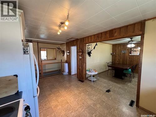 381 2Nd Street, Disley, SK - Indoor