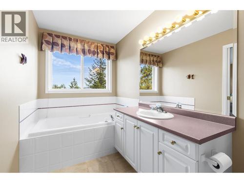 3849 Glen Canyon Drive, West Kelowna, BC - Indoor Photo Showing Bathroom