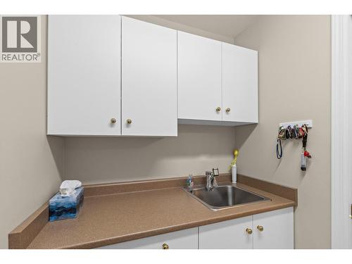 3849 Glen Canyon Drive, West Kelowna, BC - Indoor Photo Showing Kitchen