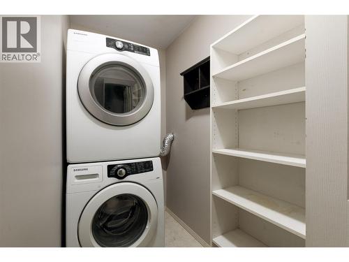 400 Sutton Crescent Unit# 313, Kelowna, BC - Indoor Photo Showing Laundry Room