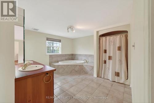 315 Eleventh Street E, Cornwall, ON - Indoor Photo Showing Bathroom