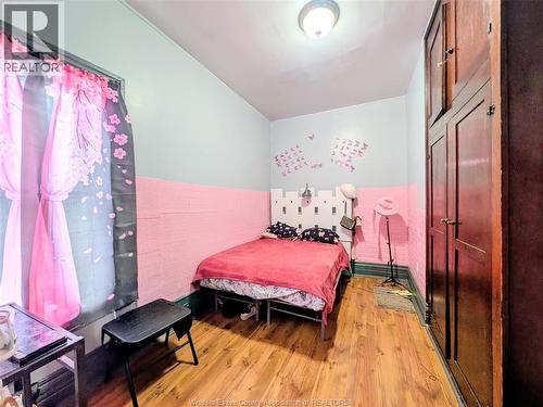 77 Askew, Leamington, ON - Indoor Photo Showing Bedroom