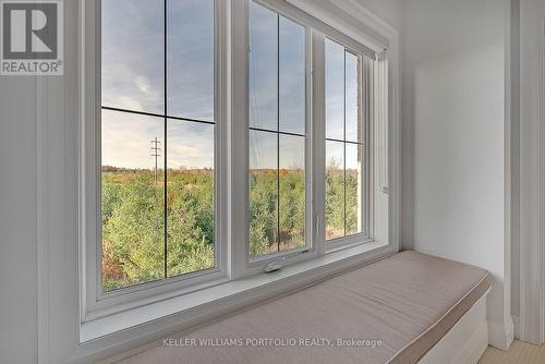 2016 Deerview Common, Oakville, ON - Indoor Photo Showing Other Room