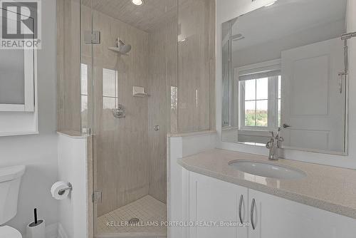 2016 Deerview Common, Oakville, ON - Indoor Photo Showing Bathroom