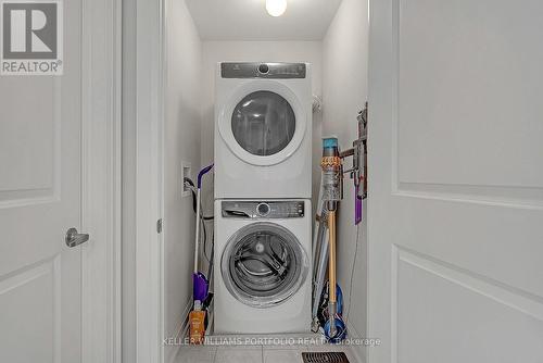 2016 Deerview Common, Oakville, ON - Indoor Photo Showing Laundry Room