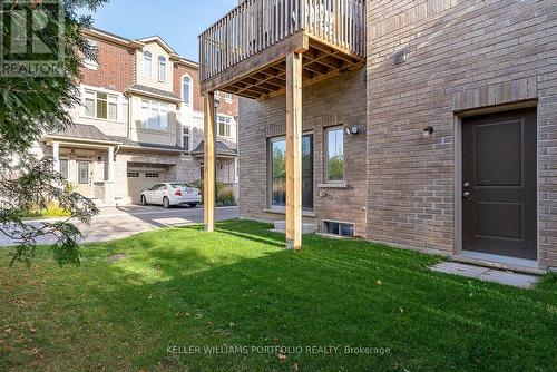 2016 Deerview Common, Oakville, ON - Outdoor